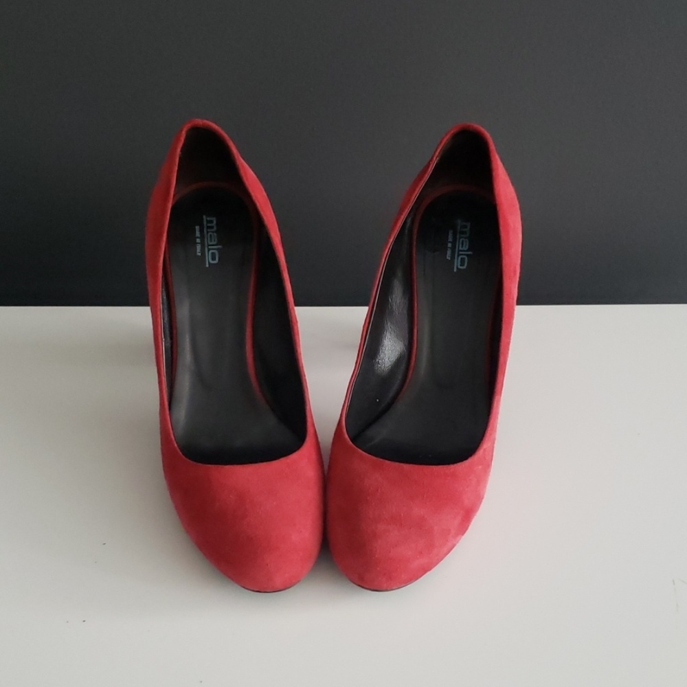 MA'LO Red Suede Pumps
